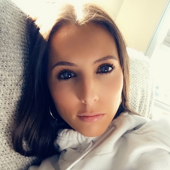 Meet your Posher, Bianca - Picture 1 of 1